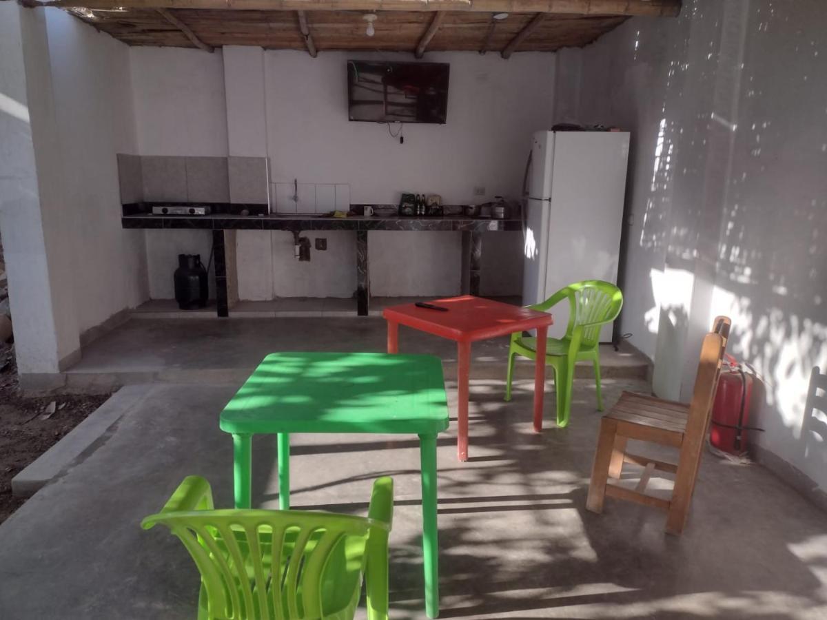 Flying Monkey Hostel Nazca Esterno foto
