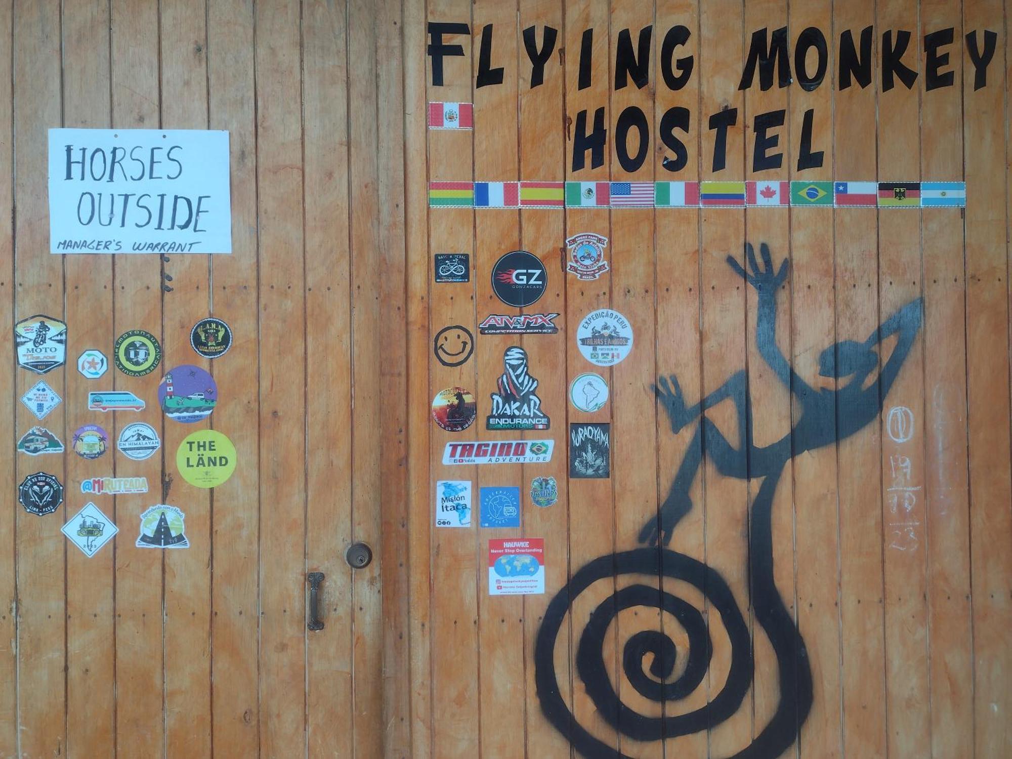 Flying Monkey Hostel Nazca Esterno foto